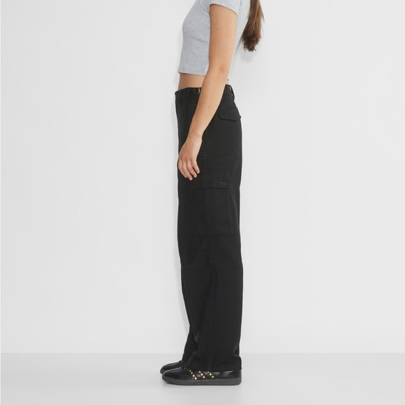 Aritzia - TNA Supply Cargo Pants - Picture 2 of 5